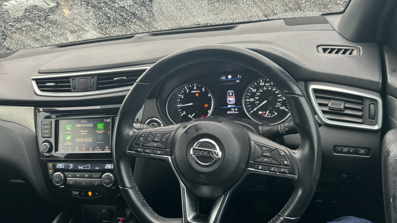 Nissan Qashqai 1.3 DiG-T 160 Tekna+ 5dr Petrol Hatchback